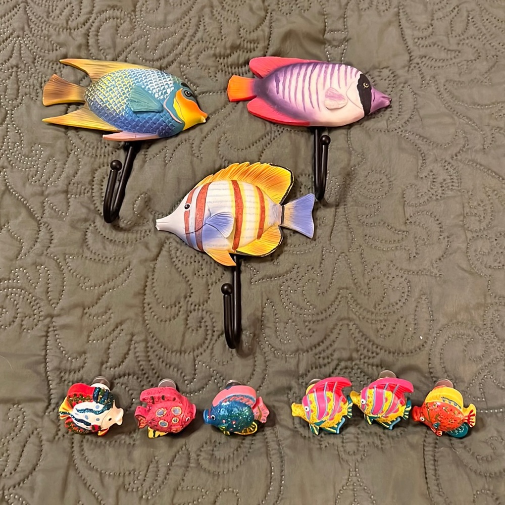 6 Fish theme drawer pulls and 3 fish hooks/wall decor
